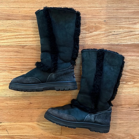 Ugg boots - Picture 1 of 7